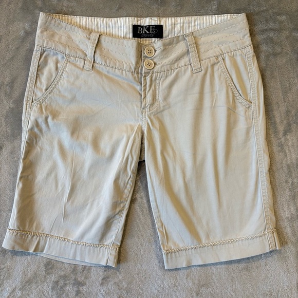 BKE Buckle Belle Vintage Chino Bermuda Khaki Shorts Sz 29 - Picture 1 of 11